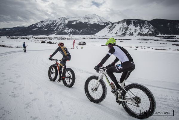 加拿大雪地自行车比赛掀起极速狂潮-第3张图片-www.211178.com_果博福布斯